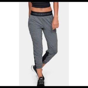 NWT Under Armour Heatgear Play Up Joggers